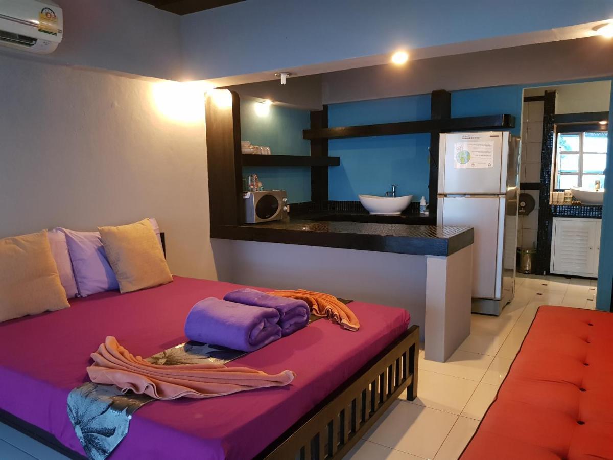 Zone6 Coworking Beach Apartment Old 2W Beach Hostel, Koh Samui Bophut Bagian luar foto